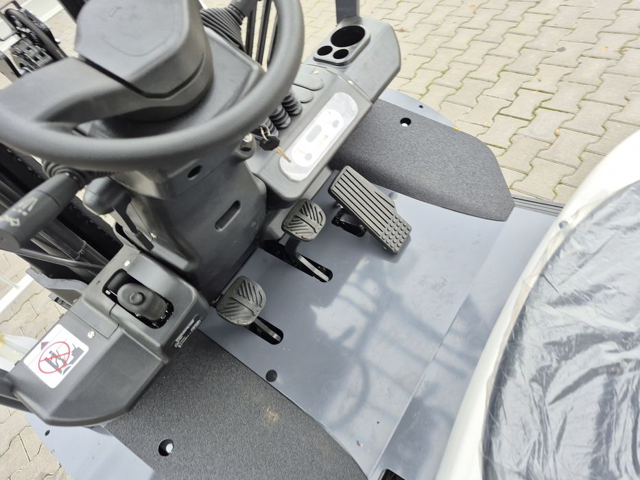 Новий вилковий навантажувач, погрузчик TEU