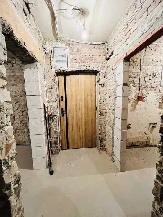 Remont mieszkań, instalacje elektryczne, tapeta natryskowa