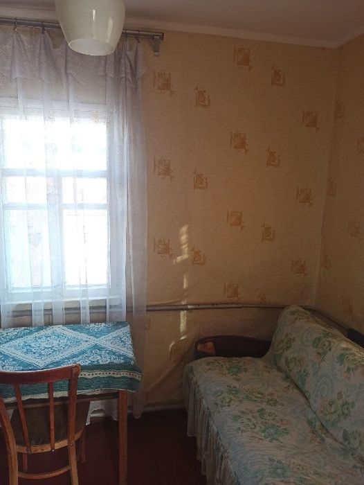 Здається кімната. Для однієї людини!