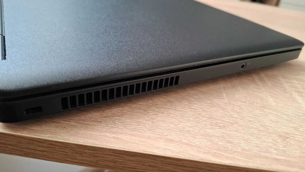 Dell Latitude E5550 i5-5200 8GB SSD 256GB  Win 11 Prof