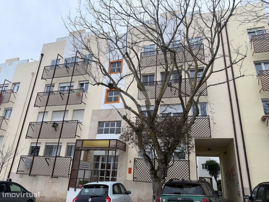 Arrendamento | Apartamento T3 | Semi mobilado | Carcavelos