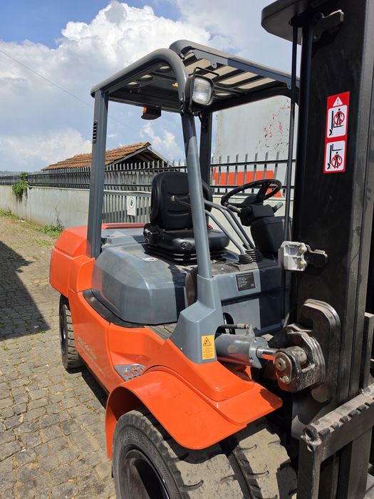 Empilhador 4 Toneladas toyota