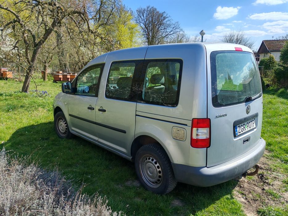 Auto VW caddy 1,9 TDI 2006 do remontu lub na części