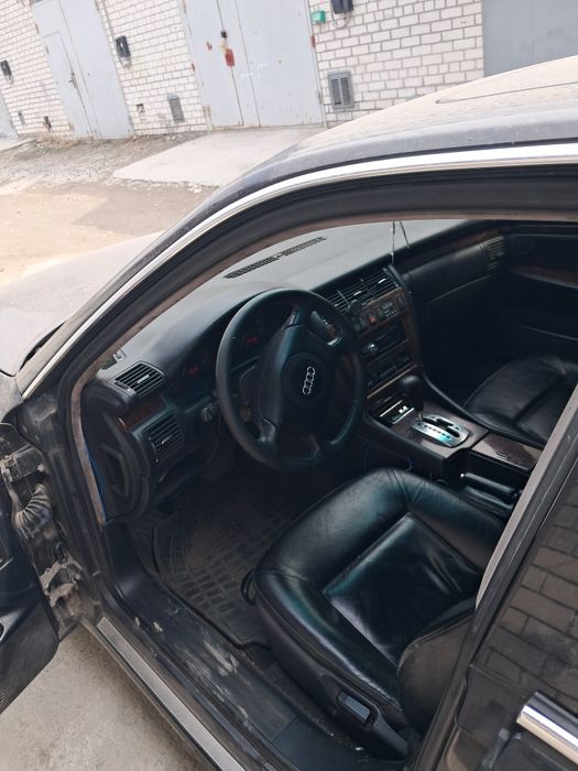 Разбираем Ауди А8D2