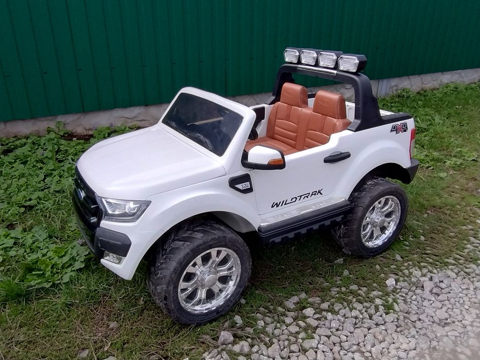 Дитячий електромобіль Ford