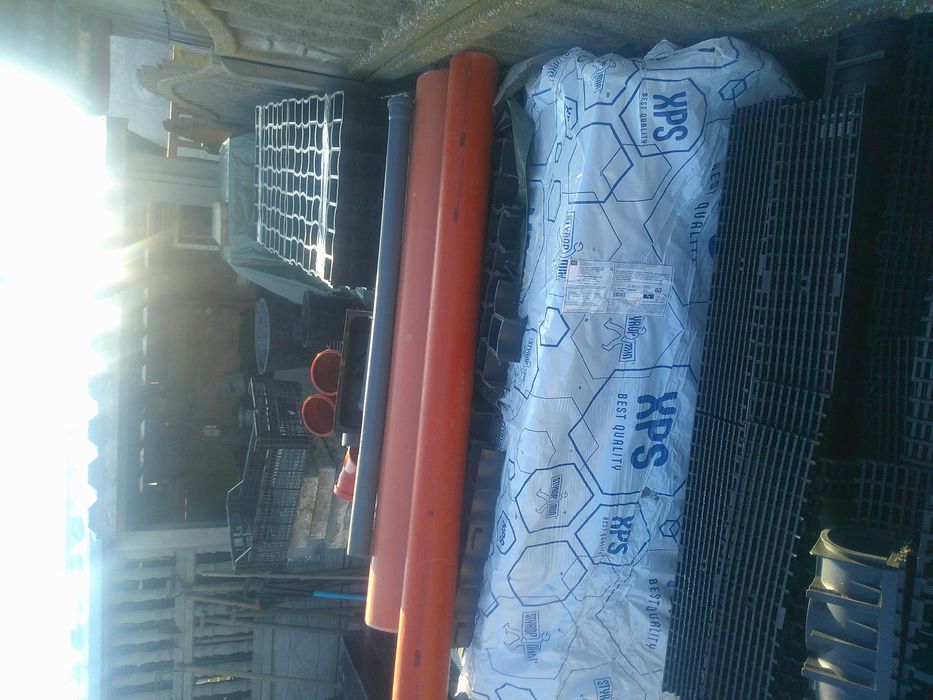 Ścieki korytkowe, oraz Geokraty parking.