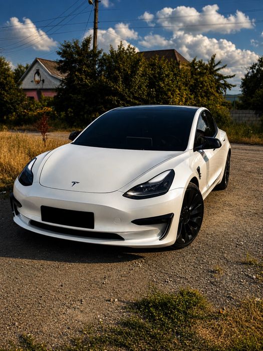 Tesla model 3 2023 Perfomance 82
