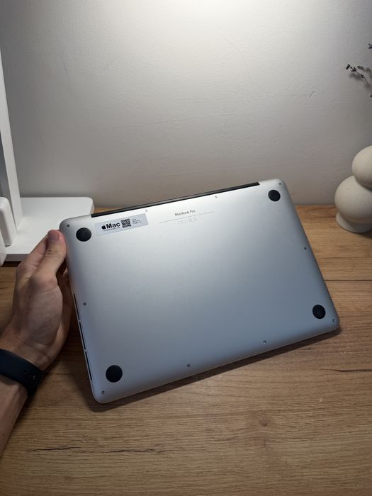 MacBook Pro 13’ 2015 Intel i5 16Gb RAM 256Gb SSD новий акб