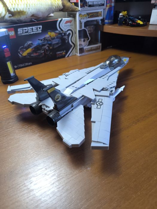 Лего літак військовий