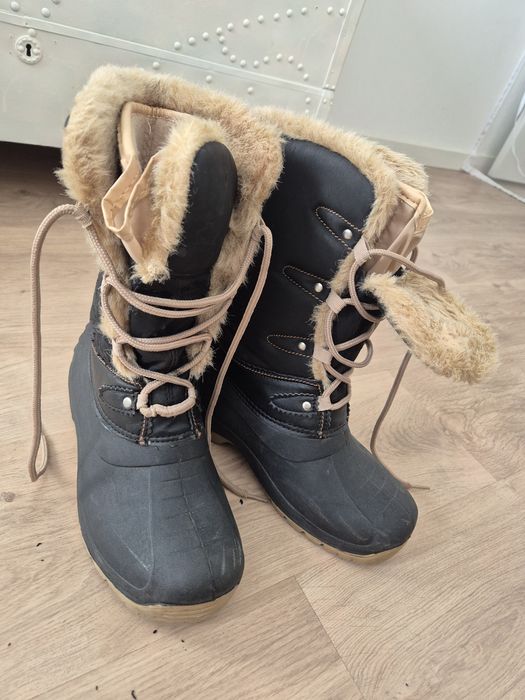 Botas neve em bom estado