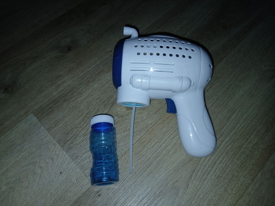 Пістолет для мильних бульбашок