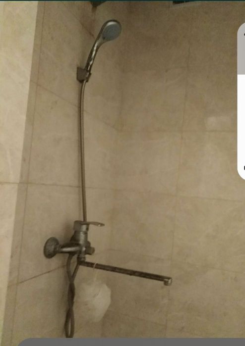 Здам кімнатну в гуртожитку блок на дві сім'ї в центрі