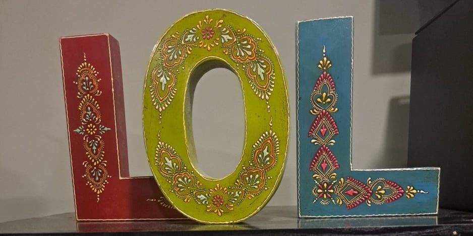 Letras Decorativas LOL em madeira C/ Embalagem Original Novas