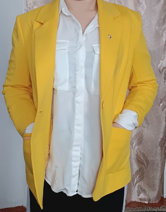 Стильний жовтий піджак / Жакет з підкладкою в смужку