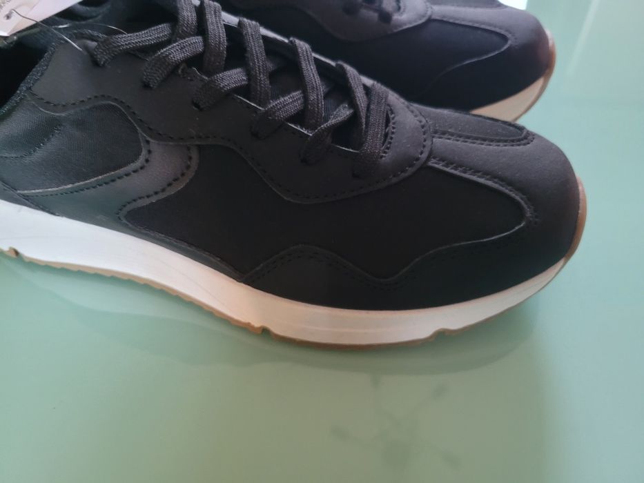Nowe buty sportowe adidasy