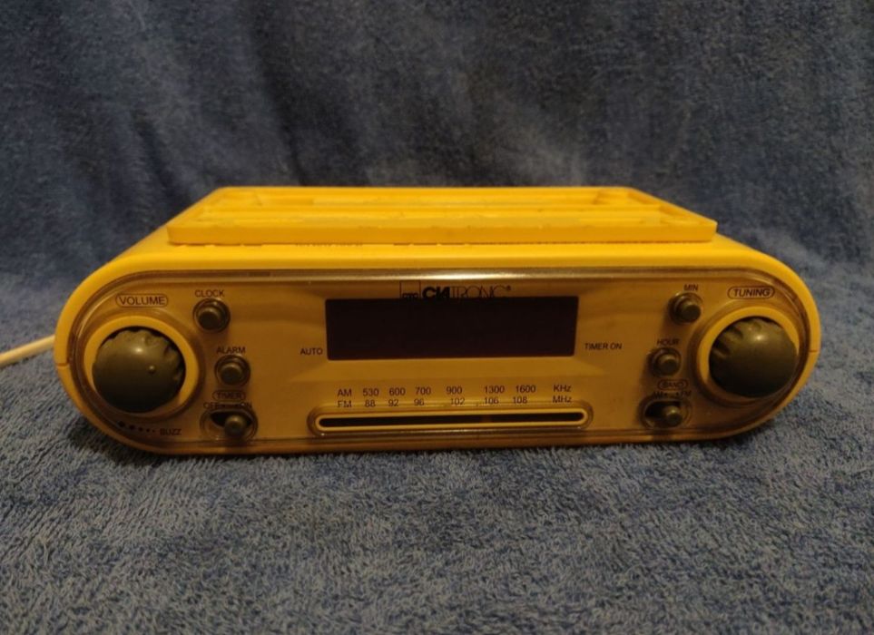 Кухонные часы с FM приёмником