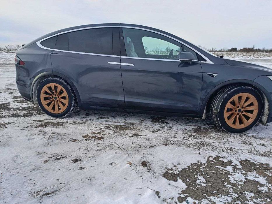 Продаю Tesla Model X 2016 року