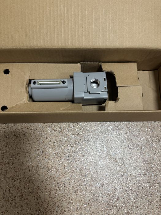 Продам фільтр осушувач New Holland 84036064