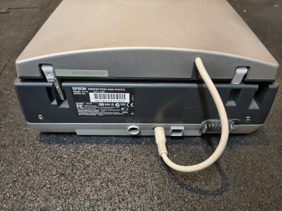 Skaner Epson Perfection 2400 Photo sprawny z zasilaczem USB windows 10