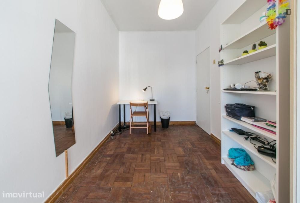Quarto - localizado em Estrela Lisbon