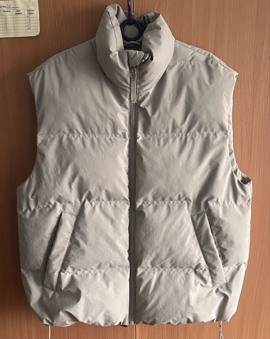 Великий асортимент різних курток (Napapijri, Jack Wolfskin, Prada, HH)