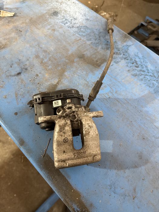 Zacisk hamulcowy GLA , CLA , A /B kalsa