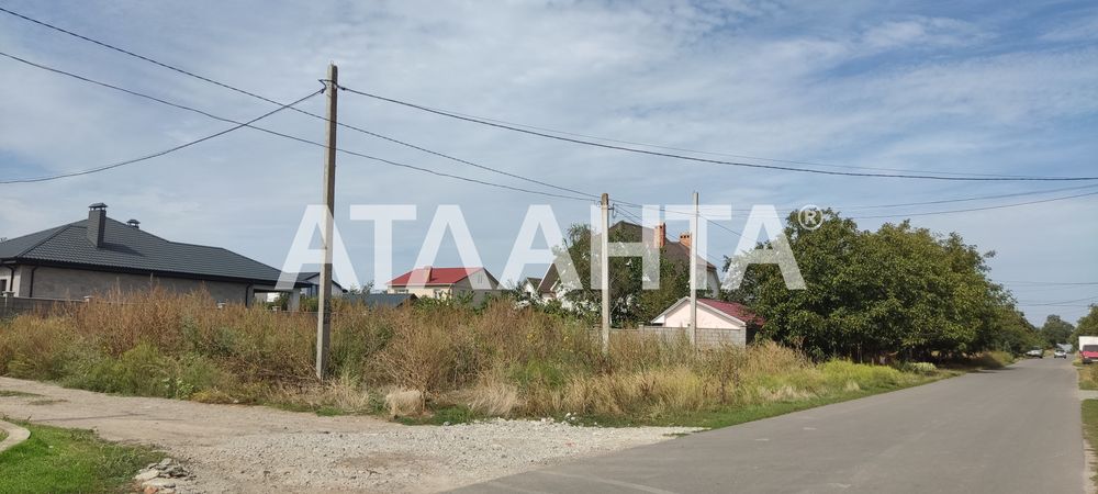 Угловой участок в застроенном районе. Рядом дома. Фонтанка, Тенистая