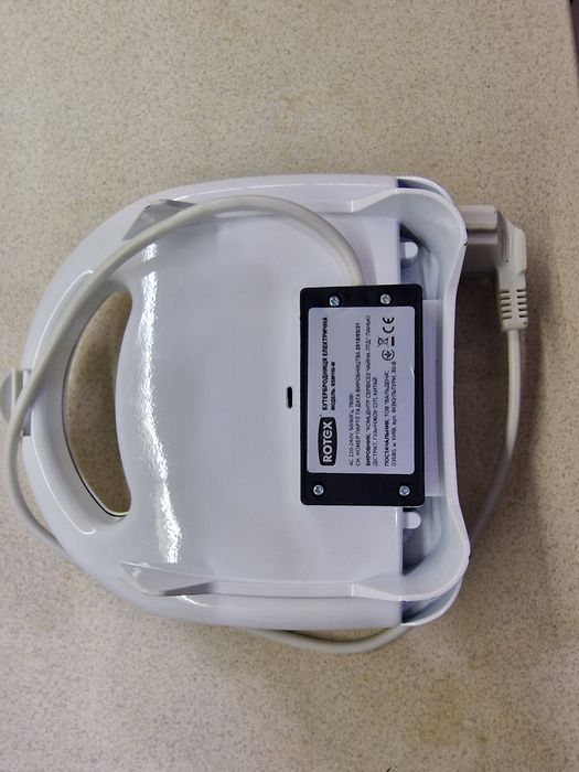 Продам бутербродниця Rotex rsm110-w