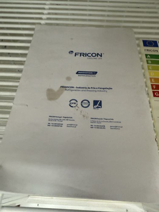 Vitrine vertical Fricon congelação frio ventilado gelados semifrios )