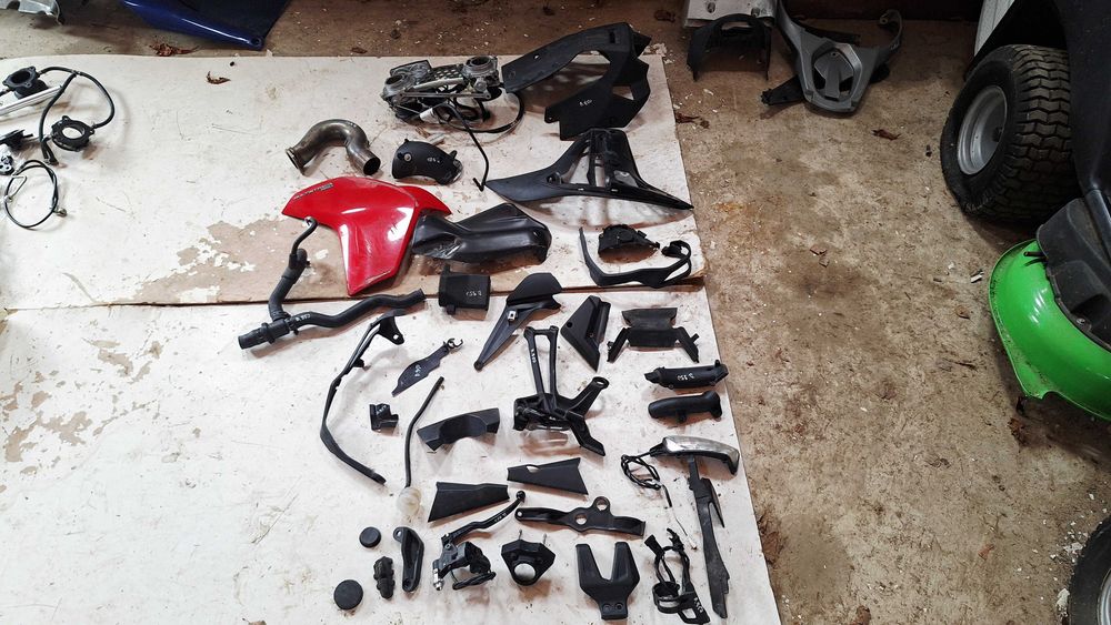 Ducati Multistrada 950 osłona kierunkowskaz boczek wypełnienie plastik