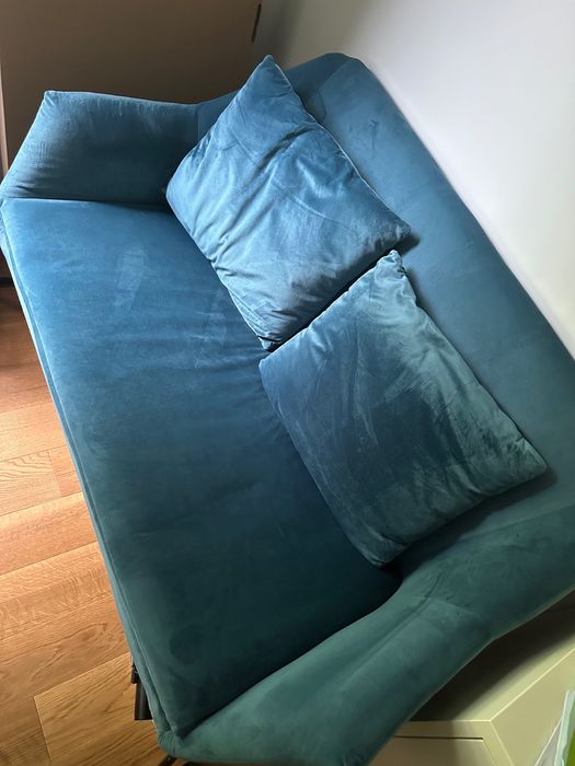Vendo sofá veludo azul de 2 lugares