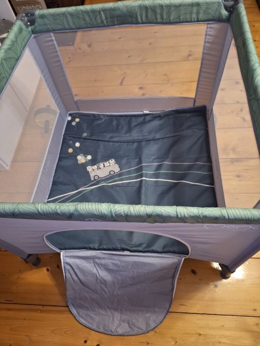 Дитячий ігровий манеж MoMi