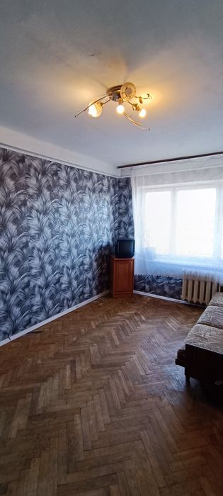 Воскресенський проспект 15(Перова), авторинок,  ТЦ "Квадрат"