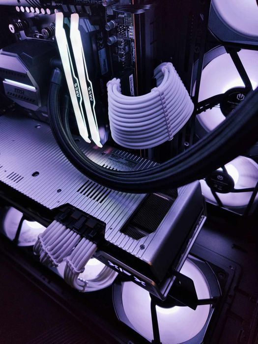 Pc z hard-pc ryzen 7800x3d 32gb ddr5 7900xtx