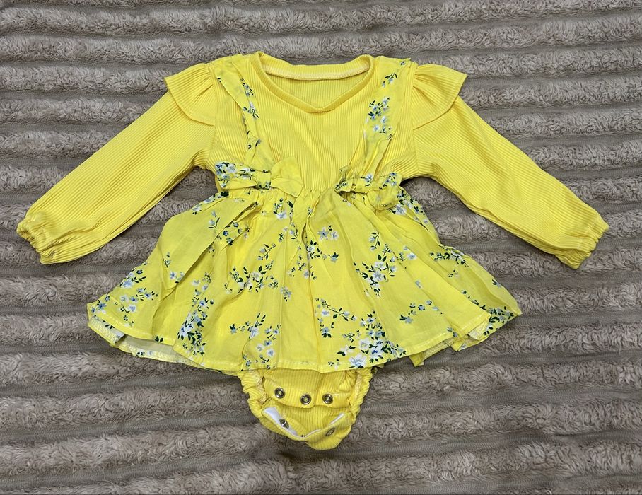 Сукні для немовлят дівчаток до одного року (до 1 року)