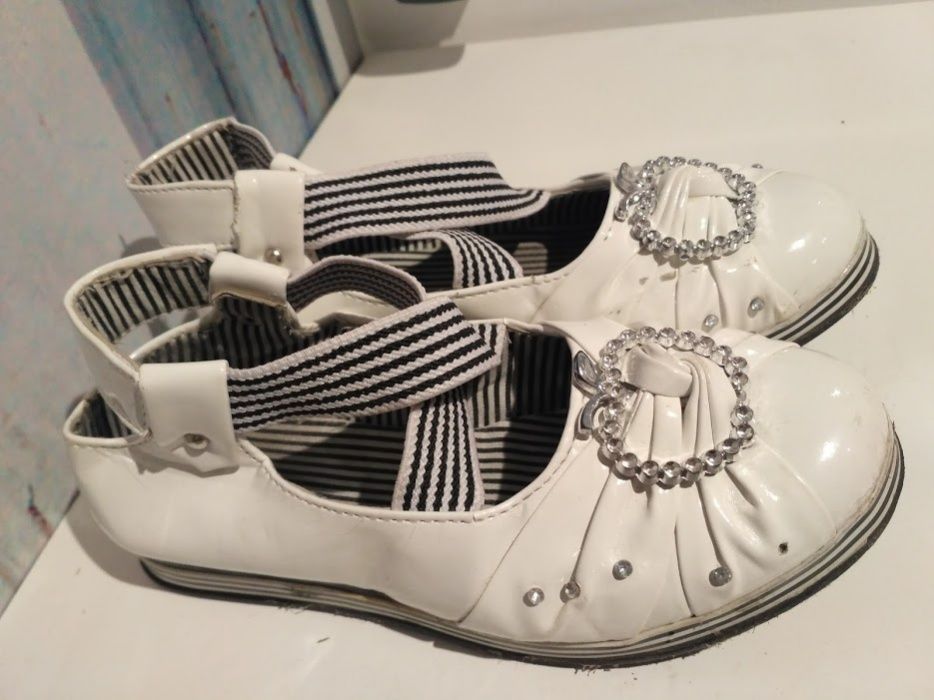 Białe półbuty dziewczęce rozmiar 33