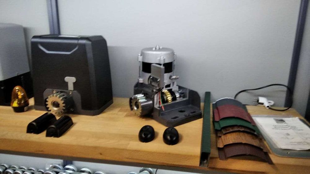 4.5 x 1.8 Ворота Звари сам, відкатних воріт, TETRIX (КСС) Откатрые