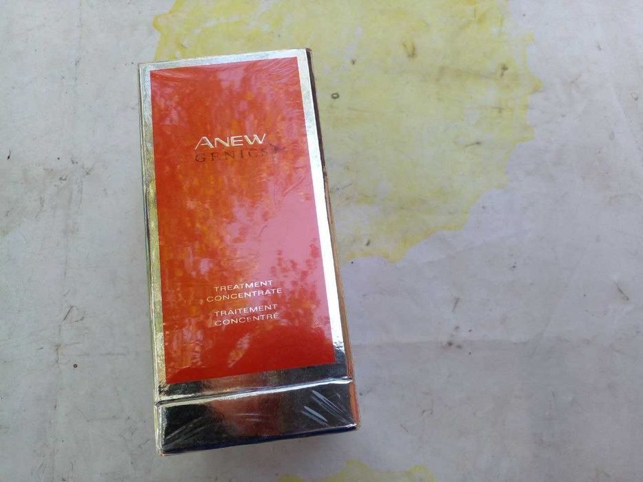 Омолаживающий спрей Avon Anew Genics запечатанный