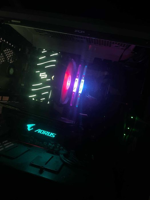 Mocny Komputer do gier + monitory