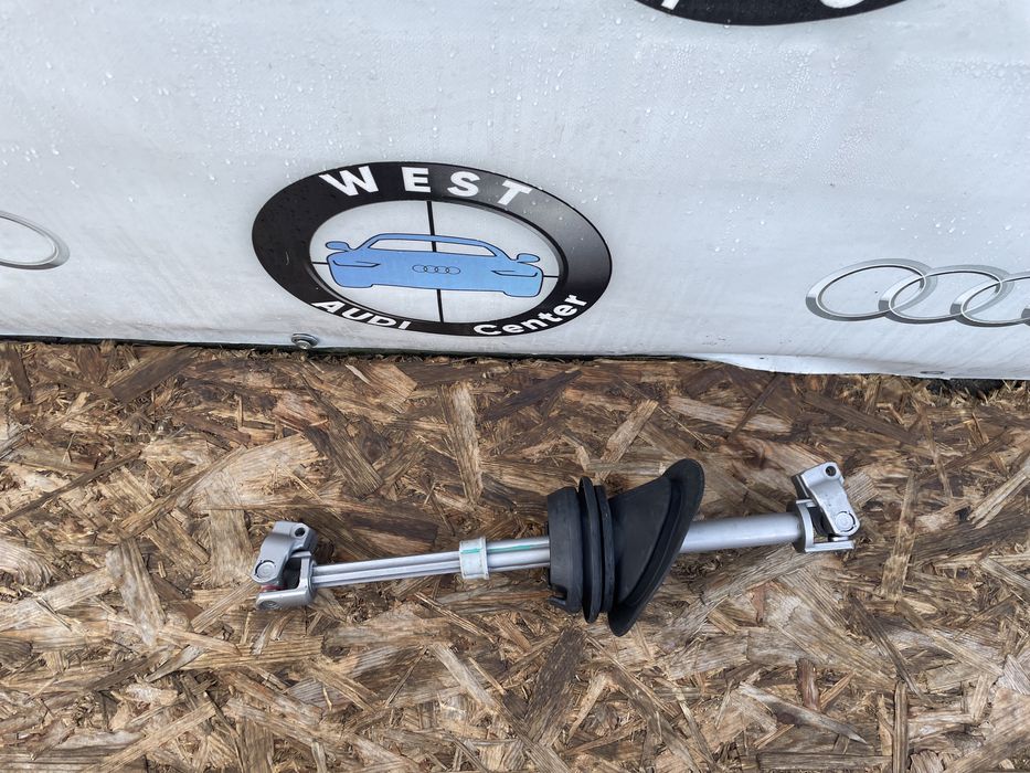 Audi A4 B8 рульовий карданчик ауді а4 б8 кардан рульового вала