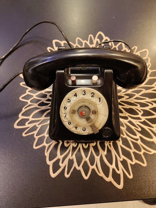 PRL telefon ebonitowy stary