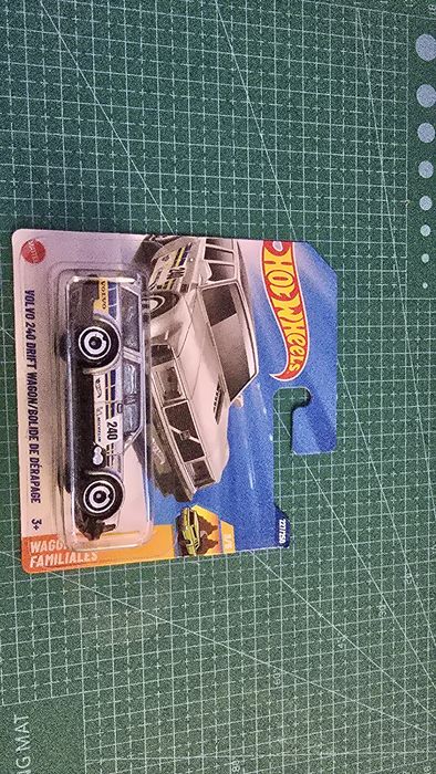 Hot wheels volvo 240 drift wagon