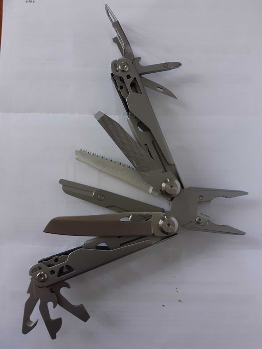 Alicates multifunções