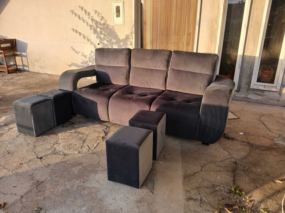 Sofá com 4 bancos