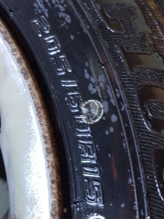 Jantes 15 em alumínio com pneus Audi A4 Avant 205/60/15