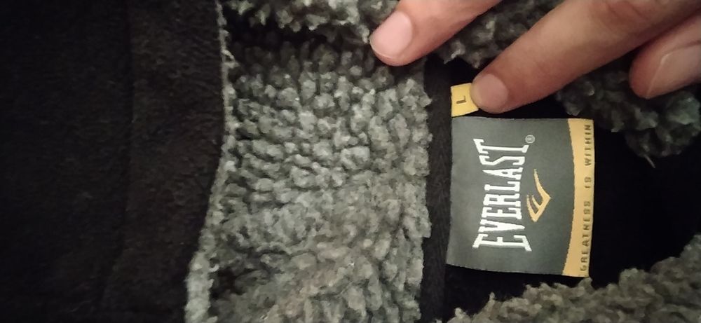 Casaco  Hoodie Everlast com pelo no gorro TAM L