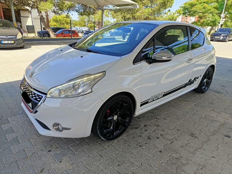 Peugeot 208 GTI 2013