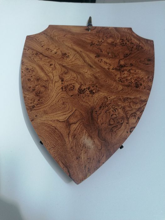 Brasão medieval decorativo.. Como novíssimo.. 0,20x0,35 +-