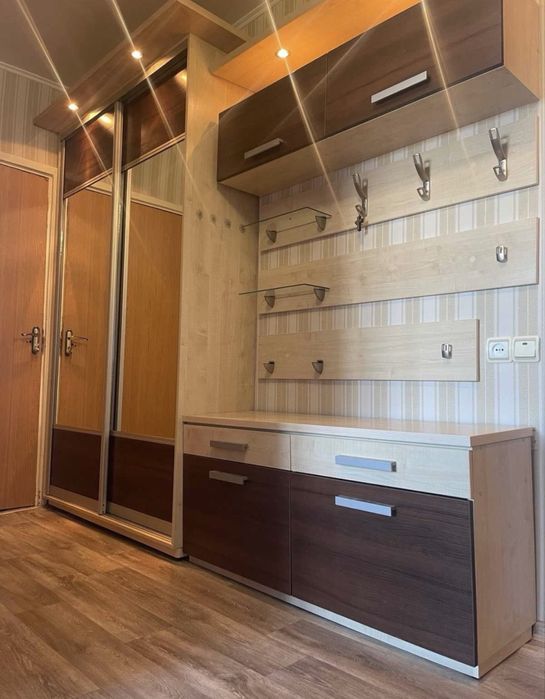 Шафа купе з зеркалами