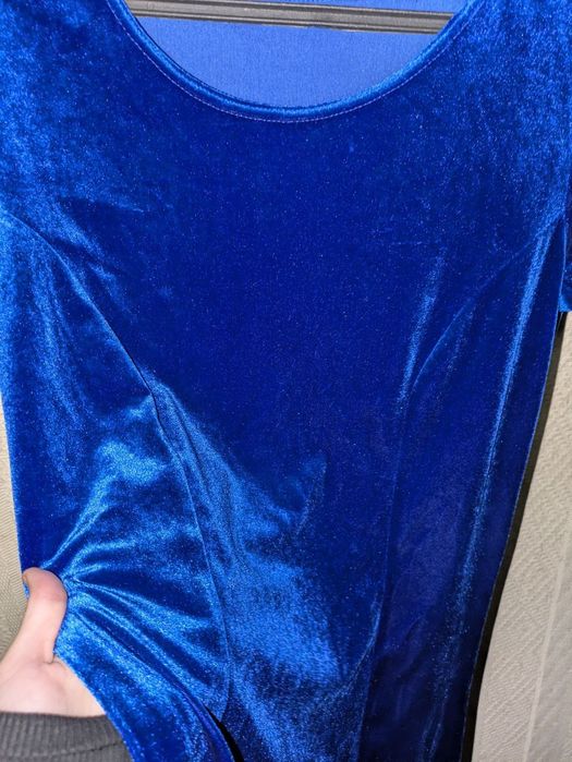 Довге синє плаття